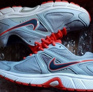 Nike Dart 9 Sneakers